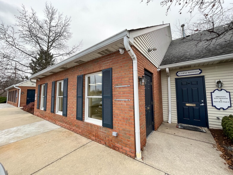 33399 Walker Rd, Avon Lake, OH à louer - Photo du bâtiment - Image 1 de 21
