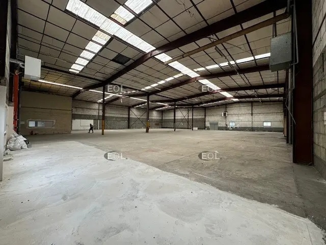 Flex in Plaisir for lease - Building Photo - Image 3 of 5