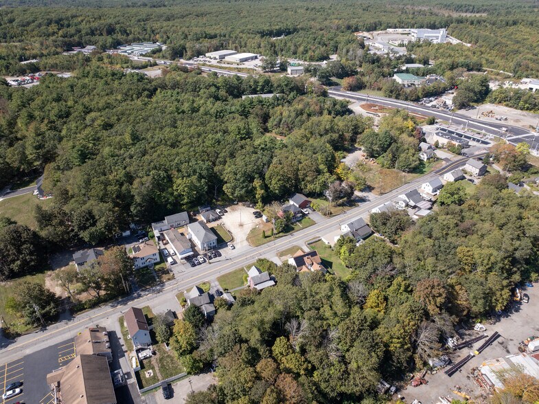 31-37 Leicester St, North Oxford, MA à vendre - Photo du bâtiment - Image 2 de 23