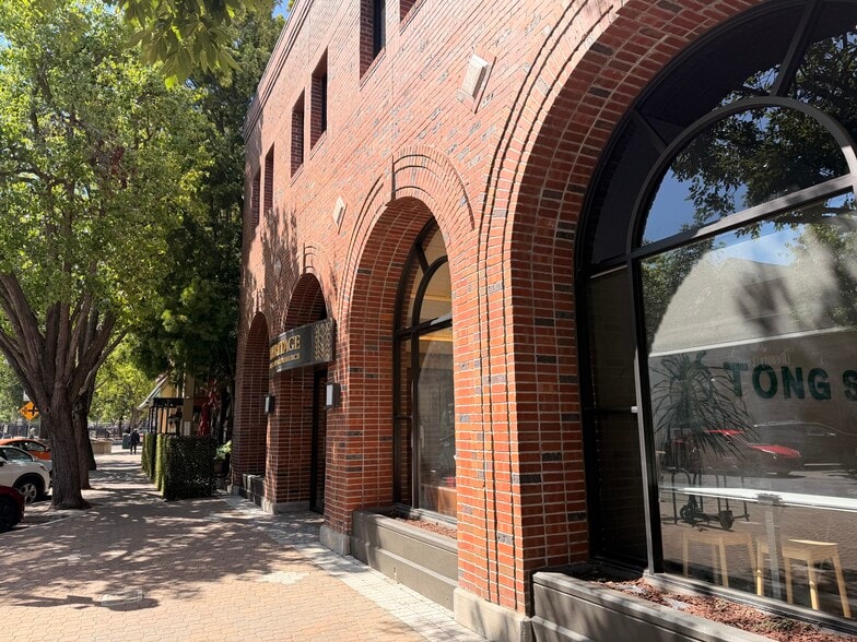 2400 Broadway, Redwood City, CA for sale - Building Photo - Image 3 of 11