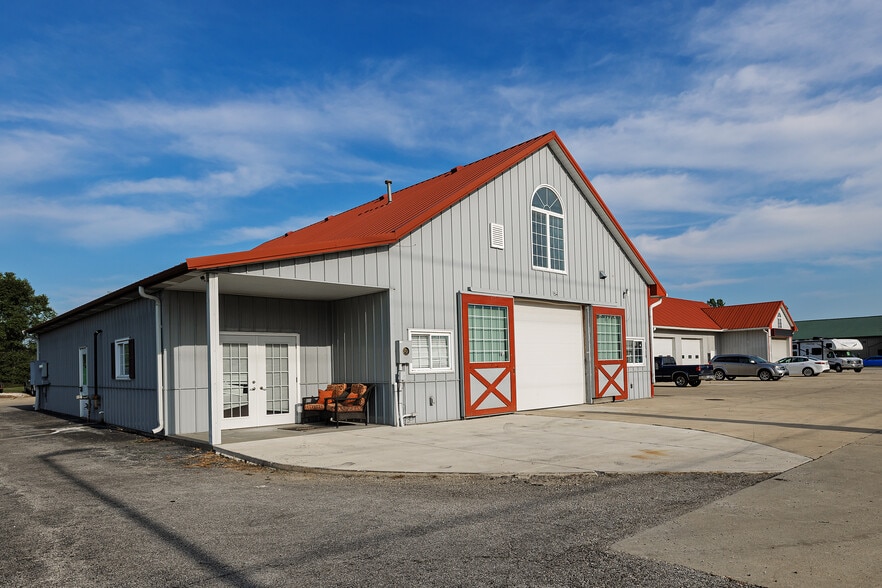 1518 S Dixon Rd, Kokomo, IN à vendre - Photo du bâtiment - Image 3 de 19