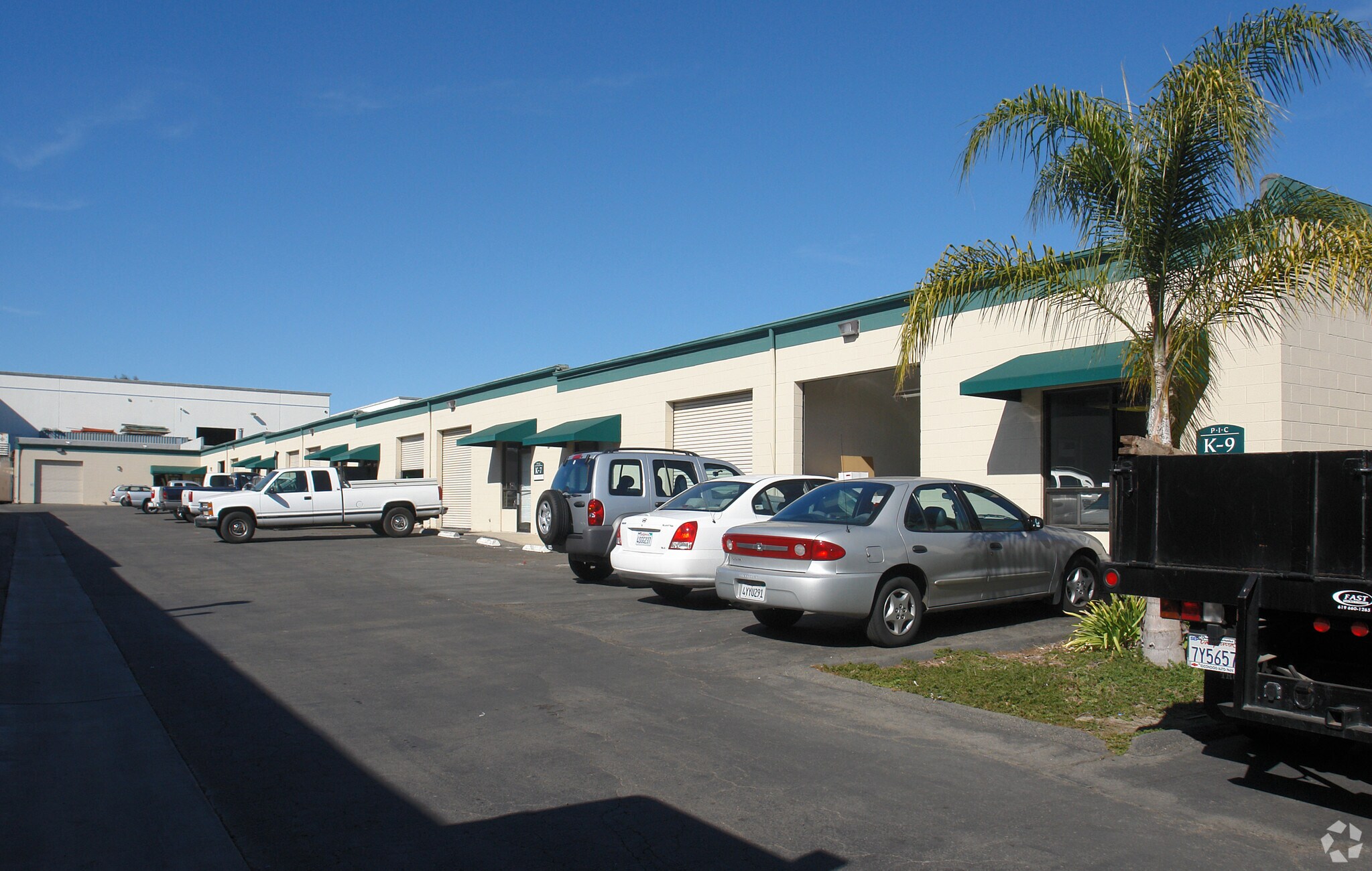 120 N Pacific St, San Marcos, CA à vendre Photo du bâtiment- Image 1 de 3