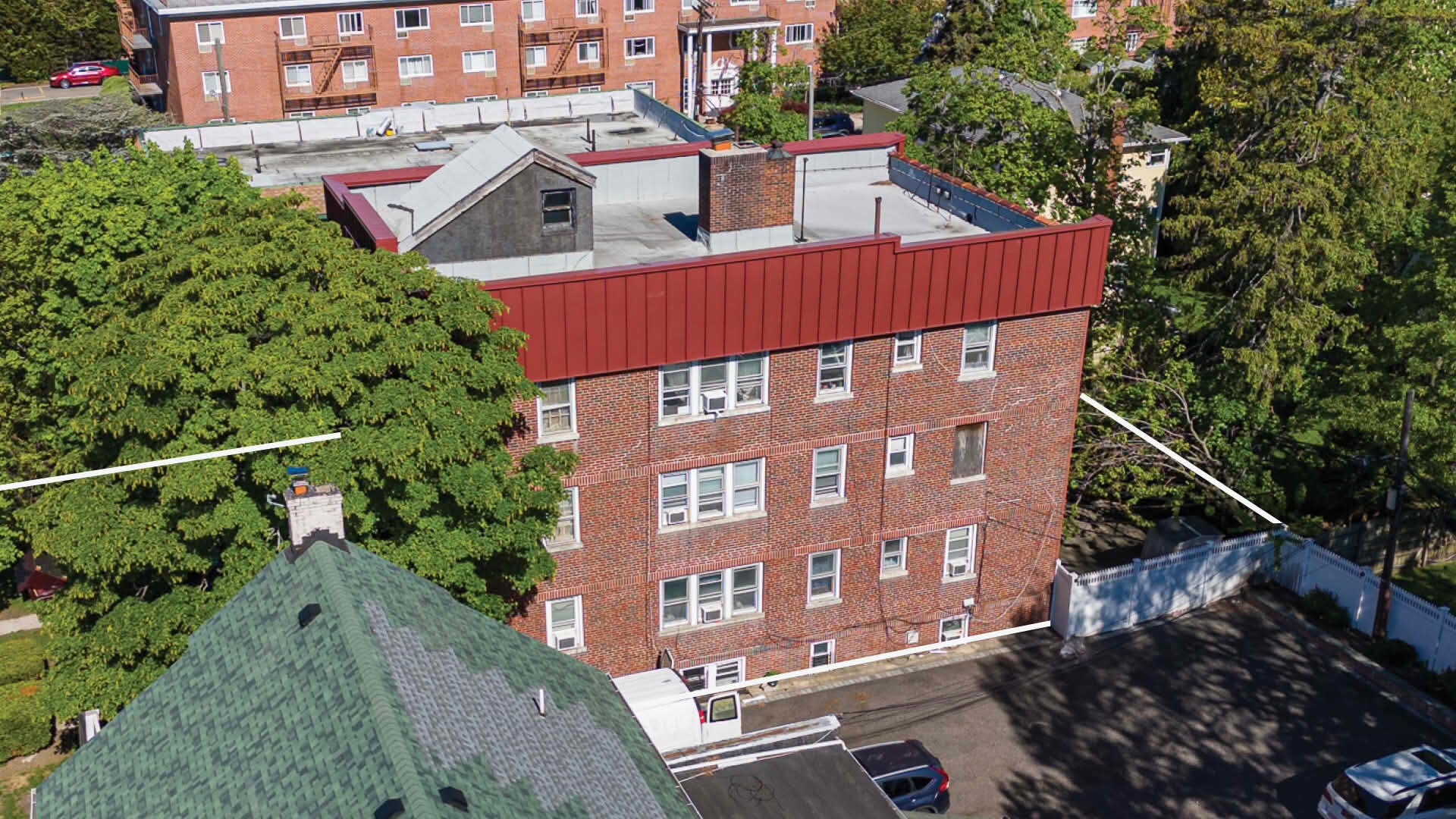 453 Merrick Rd, Rockville Centre, NY for sale Primary Photo- Image 1 of 3