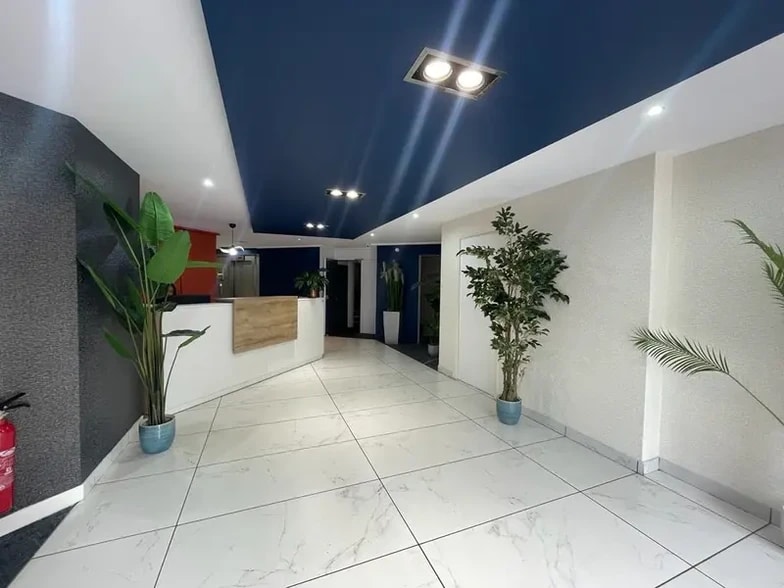 116-118 Rue Jules Guesde, Levallois-Perret for lease - Lobby - Image 3 of 3