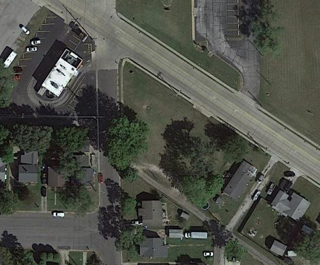 1310 E Edwardsville Rd, Wood River, IL à vendre - Photo du bâtiment - Image 2 de 3