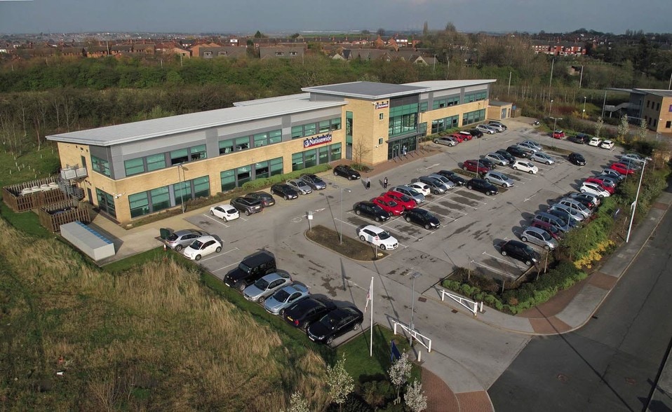 3 Red Hall Cres, Wakefield à louer - Photo principale - Image 1 de 6