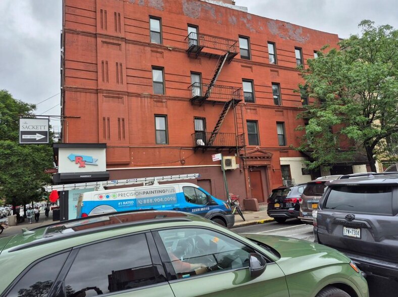 661 Sackett St, Brooklyn, NY à louer - Photo du bâtiment - Image 2 de 6