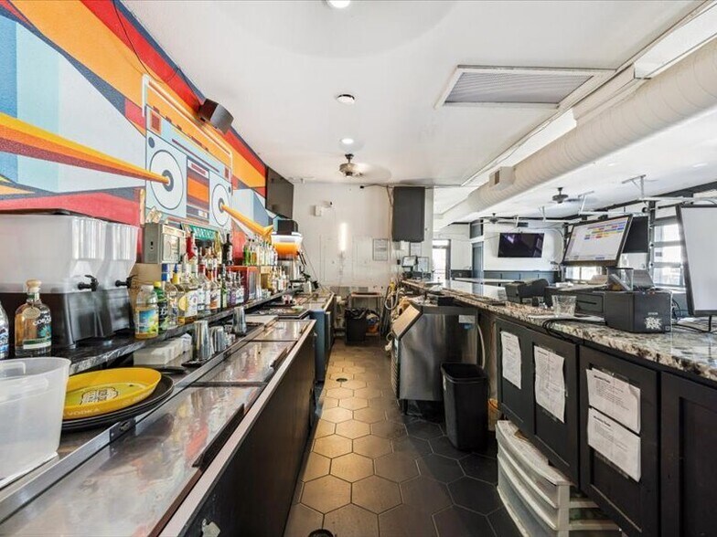 5686 Pecos St, Denver, CO à vendre - Photo du bâtiment - Image 3 de 26