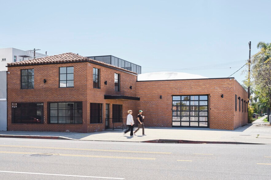 3626 W Jefferson Blvd, Los Angeles, CA à louer - Photo du bâtiment - Image 3 de 12