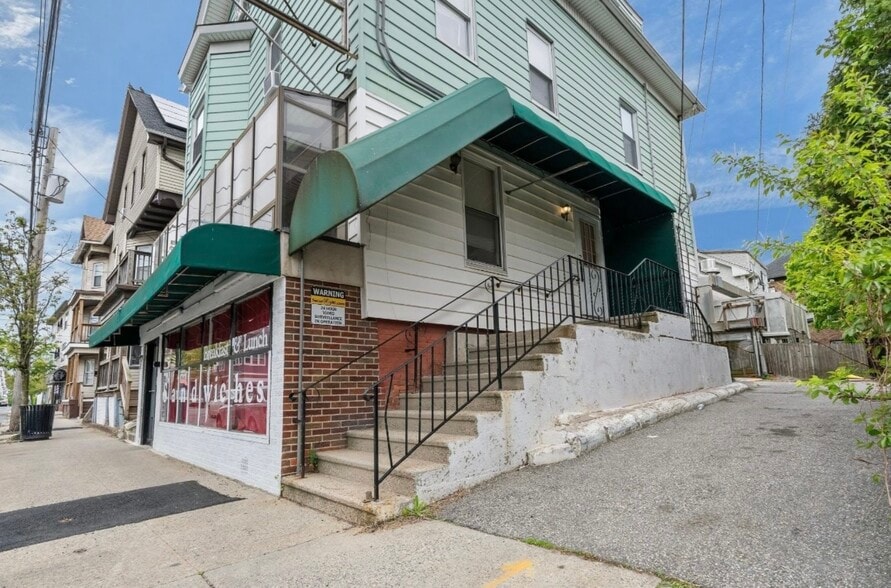 936 Chalkstone Ave, Providence, RI for lease - Building Photo - Image 2 of 8