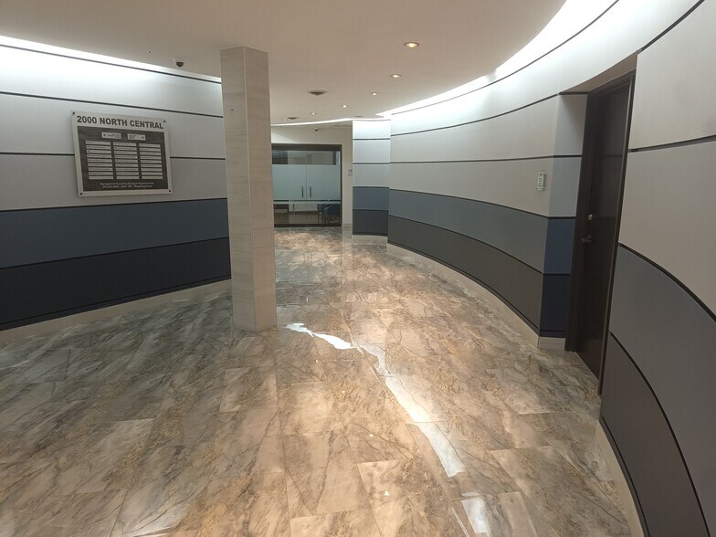 2000 N Central Expy, Plano, TX à louer - Photo intérieure - Image 2 de 9