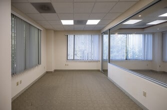 30077 Agoura Ct, Agoura Hills, CA à louer Photo intérieure- Image 2 de 6