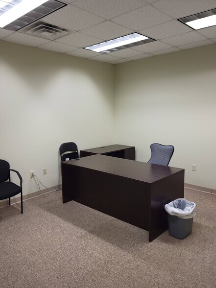 826 Shannon Dr, Fayetteville, NC à vendre - Photo du bâtiment - Image 3 de 27