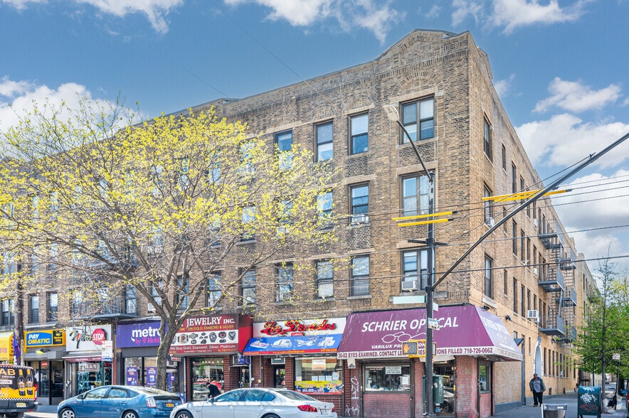 3208 31st St, Astoria, NY for lease - Building Photo - Image 1 of 1