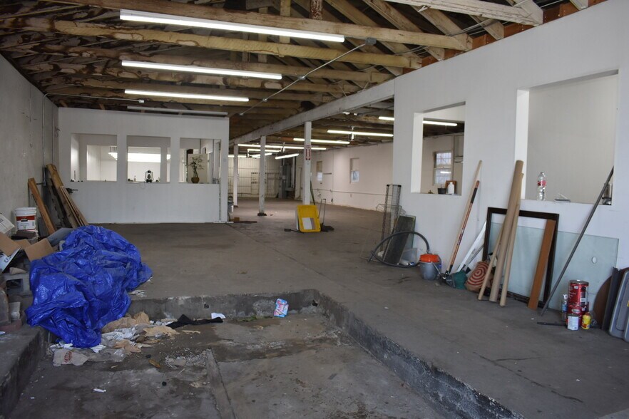 4862 Compton Ave, Los Angeles, CA à vendre - Photo du bâtiment - Image 2 de 10