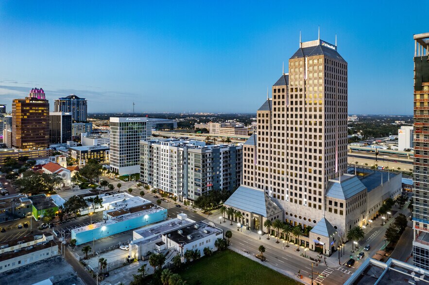 390 N Orange Ave, Orlando, FL à louer - Aérien - Image 2 de 45