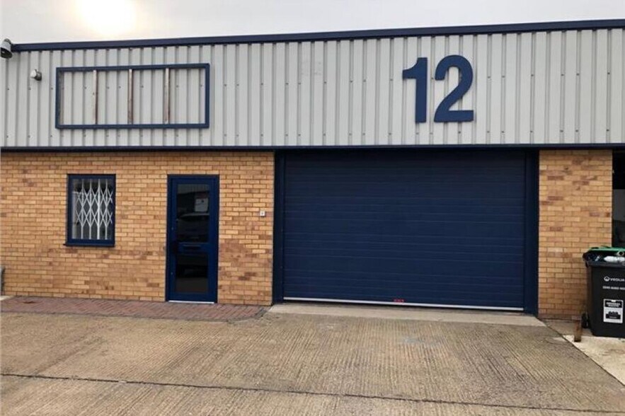 Stacey Bushes, Milton Keynes à louer - Photo du bâtiment - Image 2 de 5