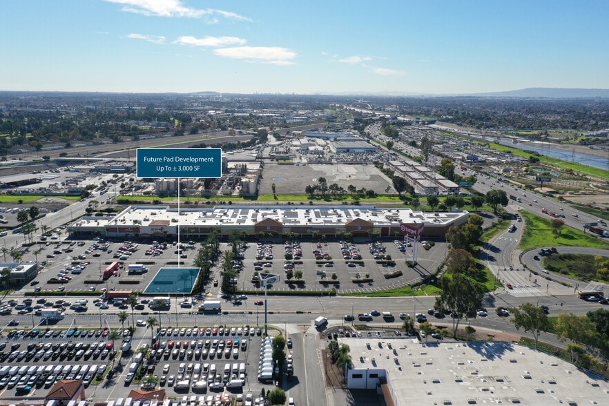 5700 Firestone Blvd, South Gate, CA à louer - Photo du bâtiment - Image 2 de 9