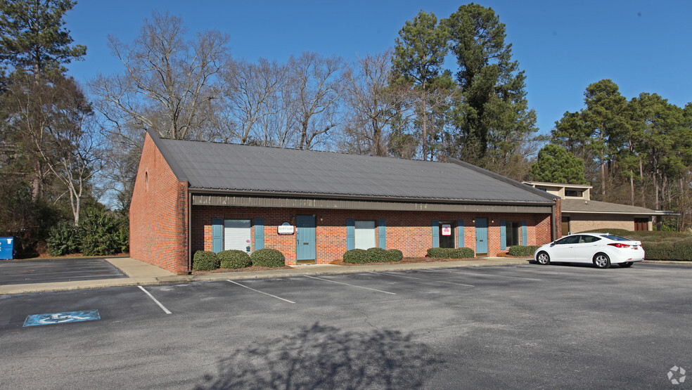 210-212 Outlet Pointe Blvd, Columbia, SC for sale - Primary Photo - Image 1 of 1