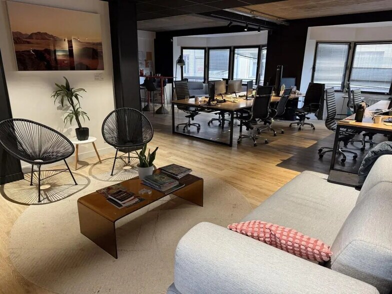 Office in Lille for lease - Interior Photo - Image 2 of 8