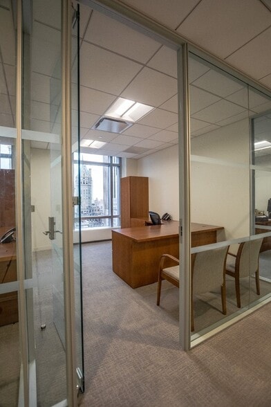 712 Fifth Ave, New York, NY for lease - Interior Photo - Image 2 of 13
