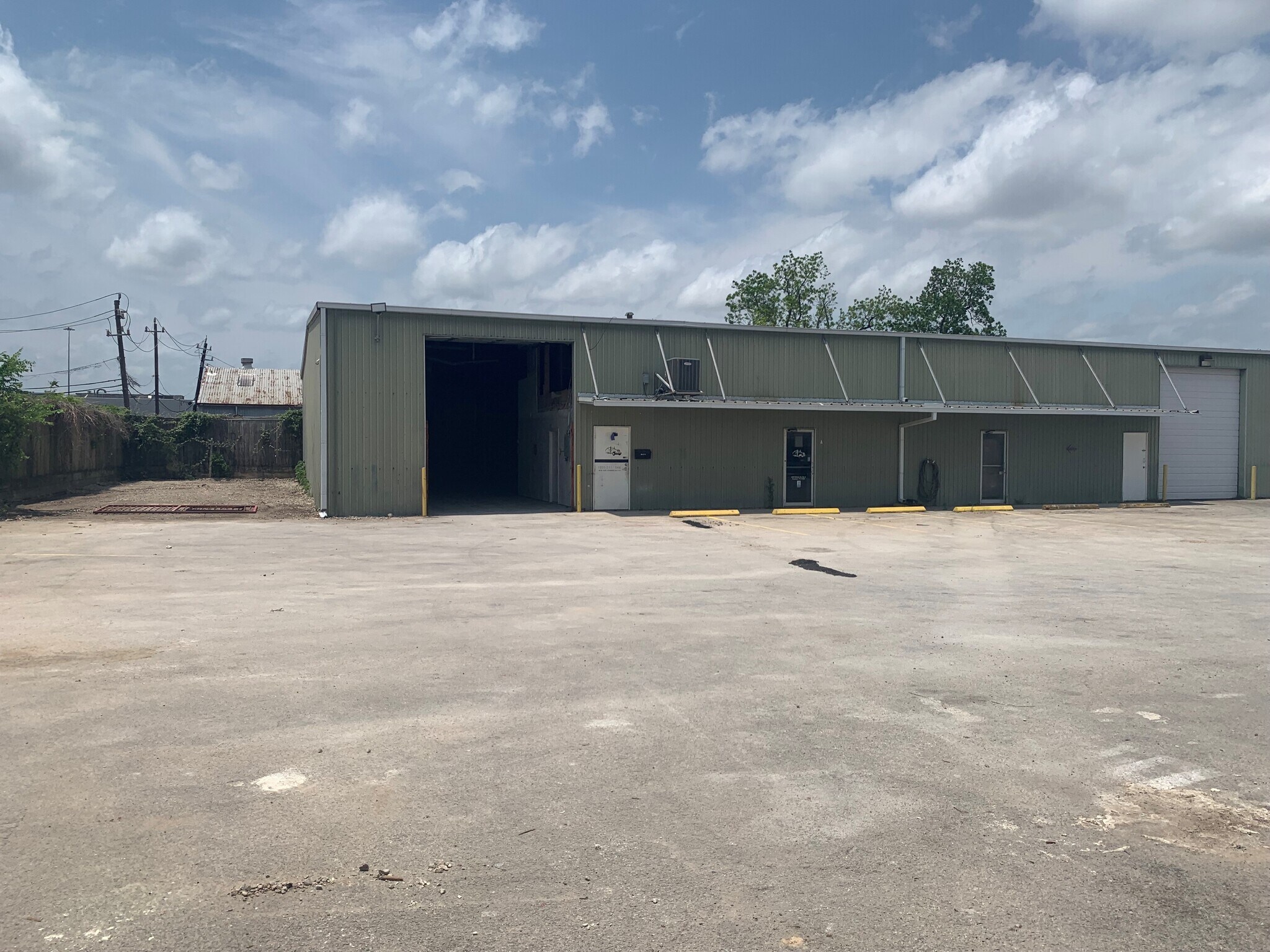 4939 Milwee St, Houston, TX for lease Interior Photo- Image 1 of 5