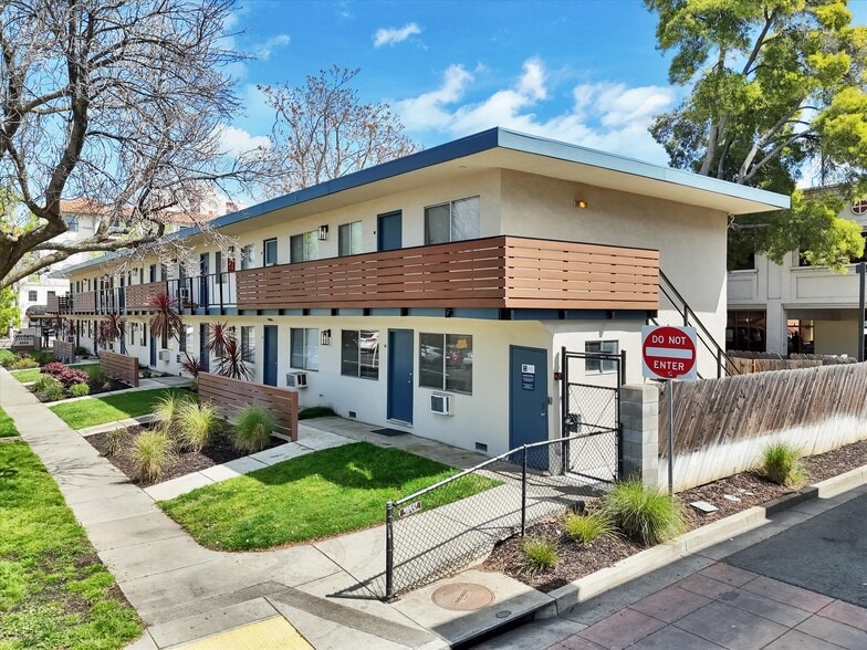 2093 Mount Diablo St, Concord, CA for sale - Building Photo - Image 2 of 13