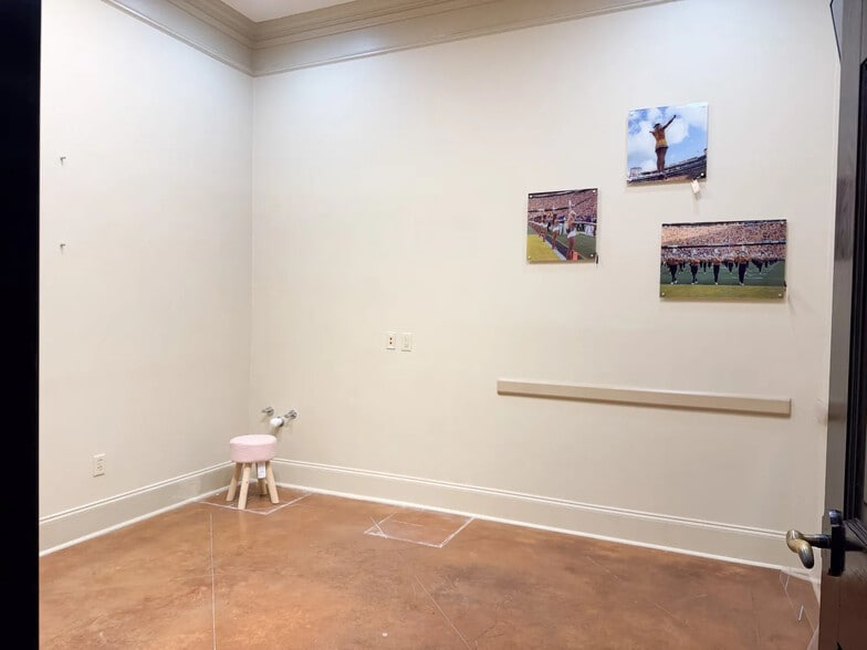 163 Burgin Ave, Baton Rouge, LA for sale - Interior Photo - Image 3 of 18