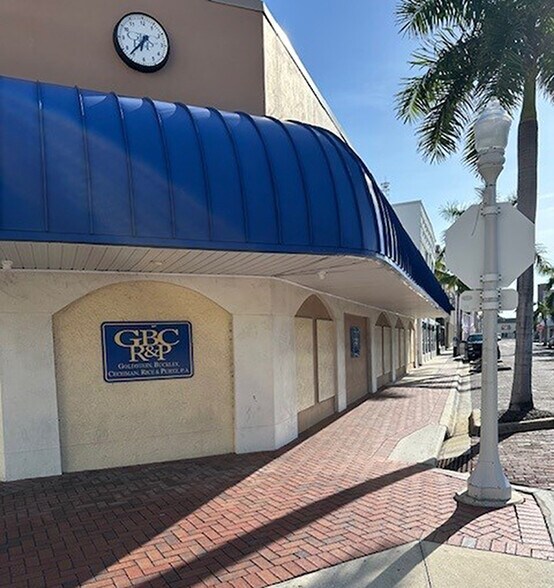 1515 Broadway, Fort Myers, FL à vendre - Photo du bâtiment - Image 2 de 11