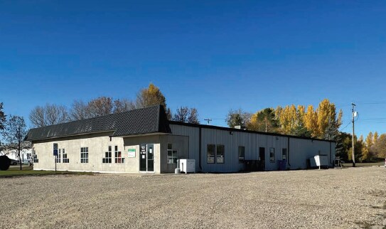 123 Main St W, Neepawa, MB à vendre - Photo du bâtiment - Image 2 de 2