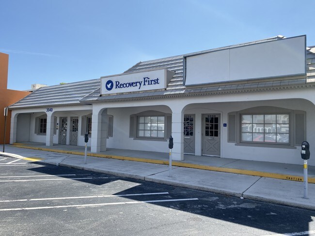 Plus de détails pour 3028-3040 E Commercial Blvd, Fort Lauderdale, FL - Bureau/Commerce de détail à louer