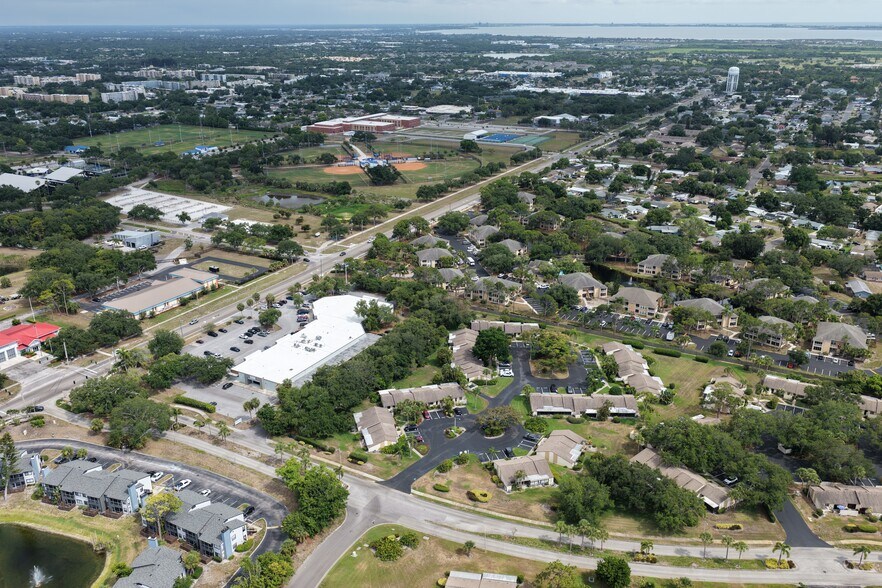 2906 62nd St W, Bradenton, FL à vendre - Photo du bâtiment - Image 3 de 9