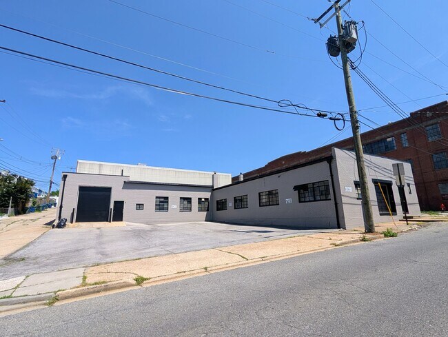 Plus de détails pour 3201 Falls Cliff Rd, Baltimore, MD - Local d'activités à louer