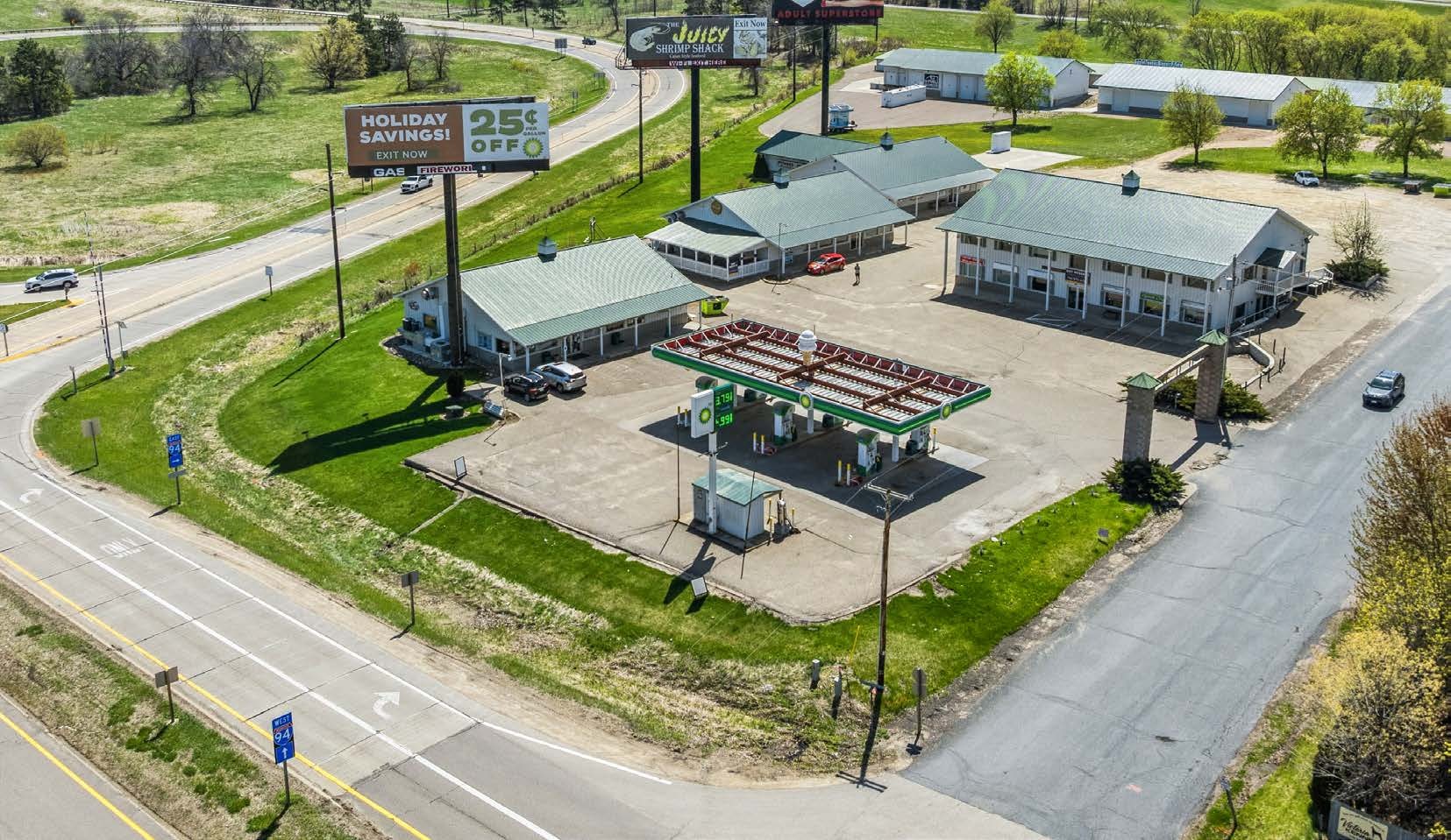 N5698 850th St, Elk Mound, WI for sale Building Photo- Image 1 of 4