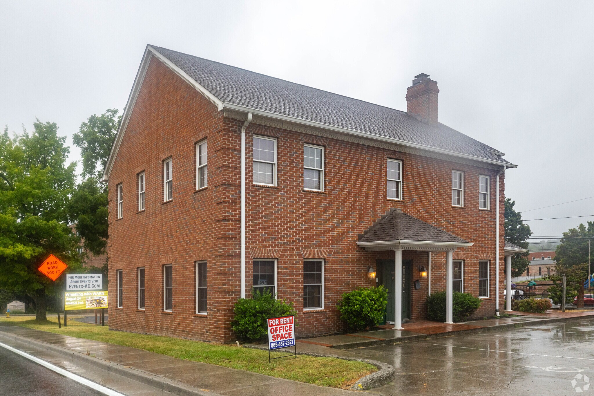 210 Charles G Seivers Blvd, Clinton, TN à vendre Photo principale- Image 1 de 1