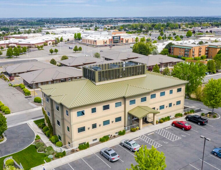 1030 N Center Pky, Kennewick, WA à louer - Photo du bâtiment - Image 3 de 10