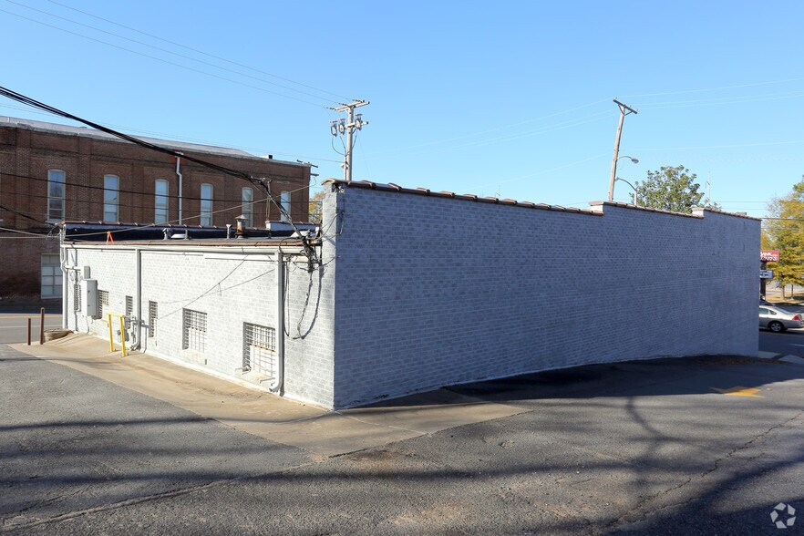 921 W Markham St, Little Rock, AR à vendre - Photo du bâtiment - Image 2 de 7