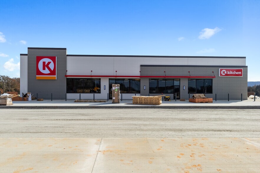 890 US-64, Decherd, TN à vendre - Photo du bâtiment - Image 2 de 5