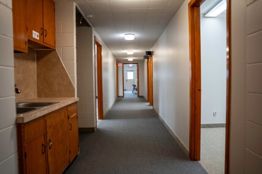 330 W Halleck St, Papillion, NE à louer - Photo du bâtiment - Image 3 de 7