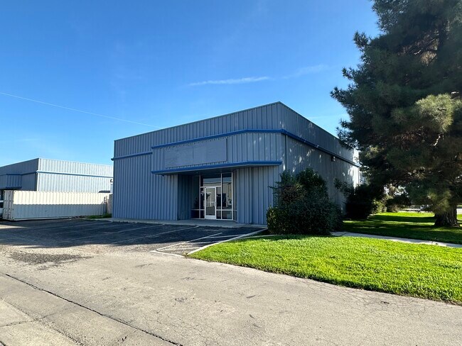 Plus de détails pour 6000 Schirra Ct, Bakersfield, CA - Industriel à louer