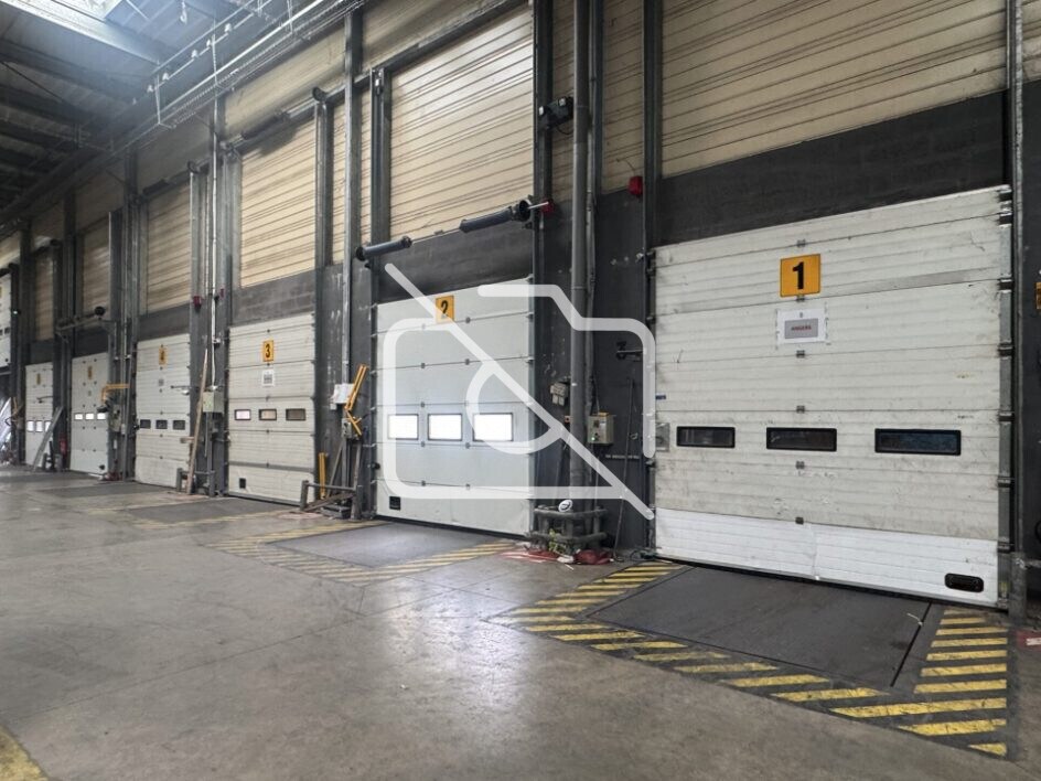 Industrial in Mitry-Mory for lease Interior Photo- Image 1 of 4