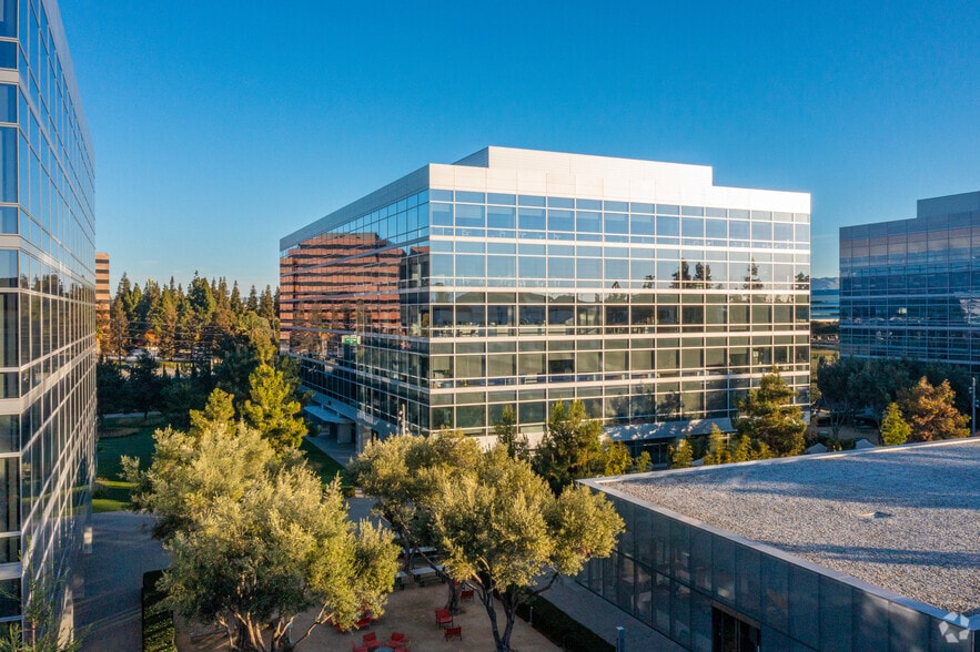 2535 Augustine Dr, Santa Clara, CA for lease - Primary Photo - Image 1 of 6