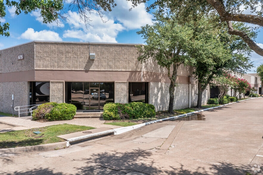 640 International Pkwy, Richardson, TX for lease - Building Photo - Image 2 of 24