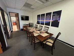 2633 E 28th St, Signal Hill, CA à louer Photo intérieure- Image 2 de 25