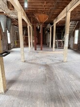 7401 Main St, Omaha, NE for lease Interior Photo- Image 2 of 4
