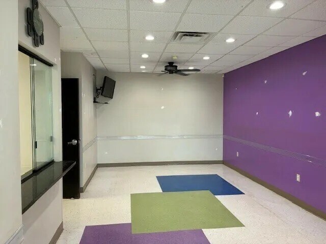 12516 N May Ave, Oklahoma City, OK for lease - Interior Photo - Image 3 of 22