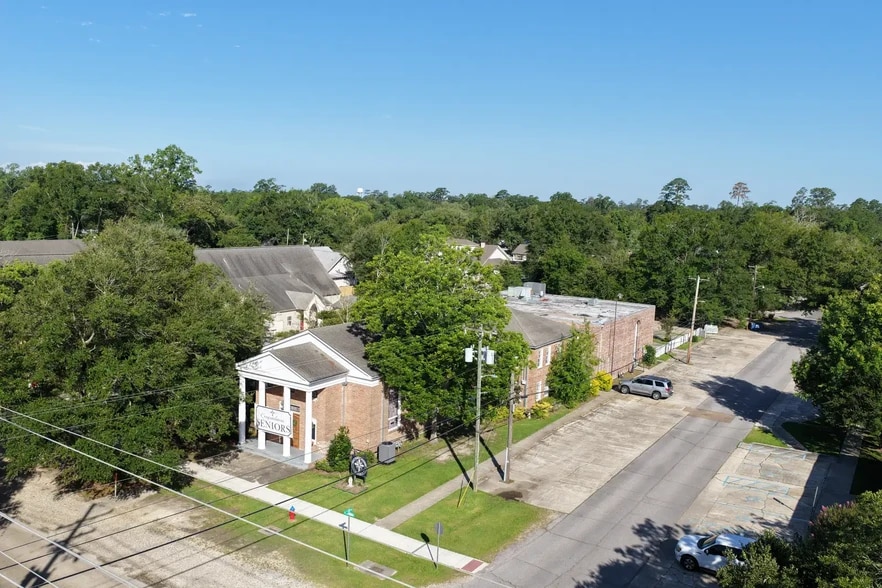 227 N Jefferson Ave, Covington, LA for lease - Building Photo - Image 3 of 5