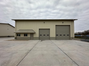 2101-2103 2nd Ave N, Silvis, IL for lease Building Photo- Image 1 of 10