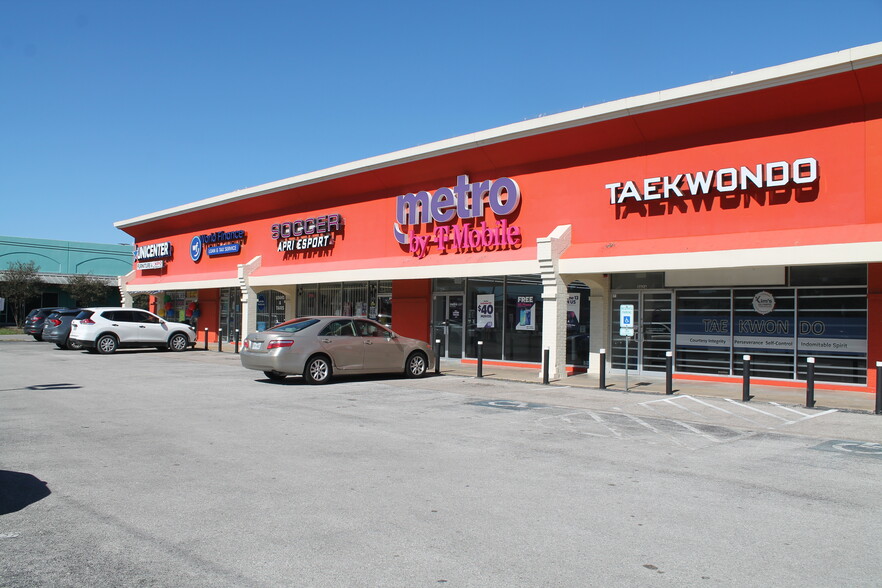 5620-5632 Bellaire Blvd, Houston, TX for lease - Building Photo - Image 2 of 6