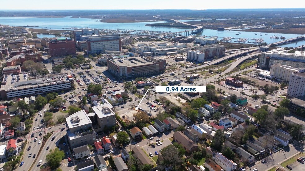 200-210 Spring St, Charleston, SC à vendre - Vidéo sur l’inscription commerciale - Image 2 de 5